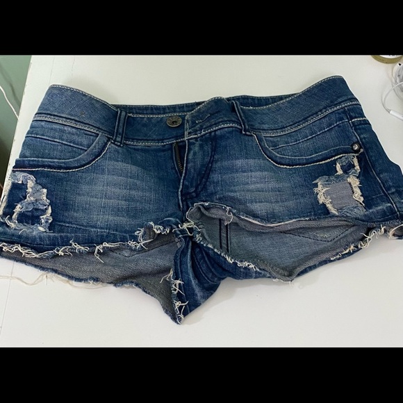Short Jean - Picture 2 of 3